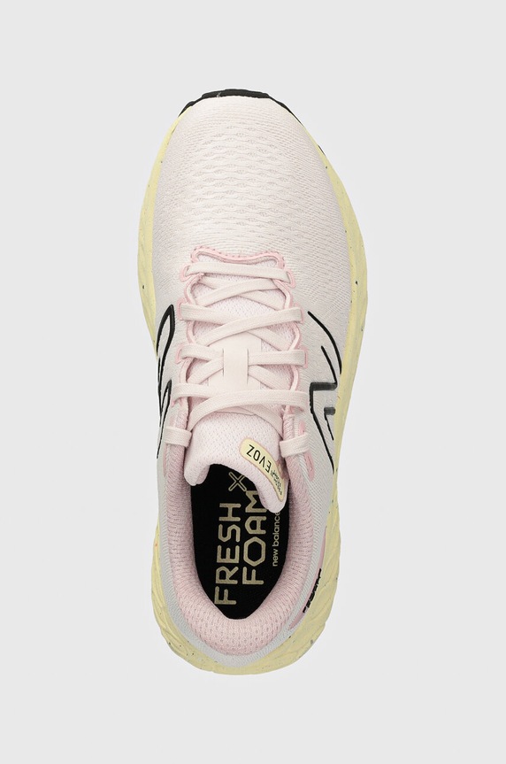 Běžecké boty New Balance Fresh Foam Evoz v3 růžová WEVOZCP3