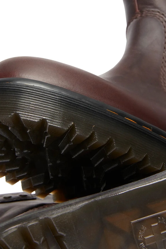Kožené kotníkové boty Dr. Martens Anistone Lo hnědá DM31880201