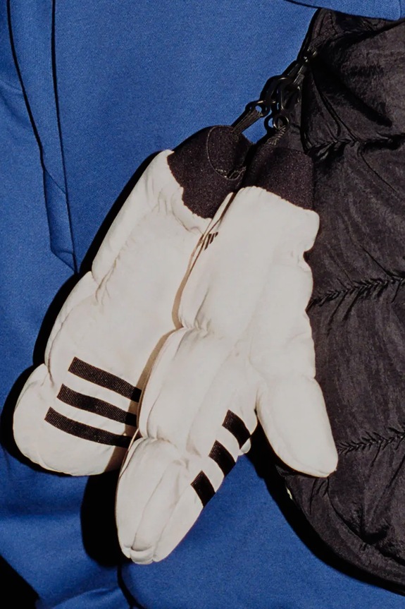 Rukavice adidas x Moon Boot bež JE1948