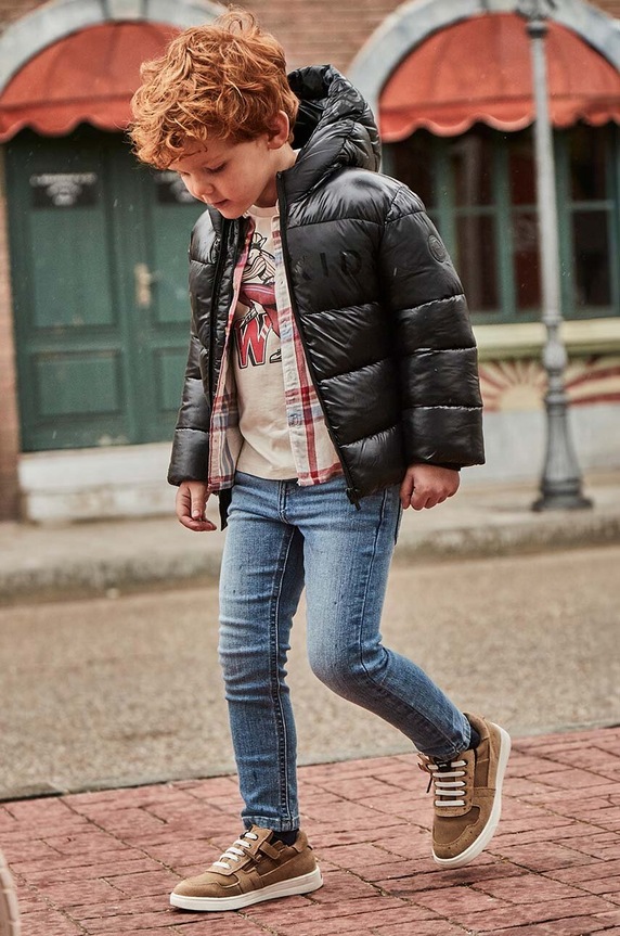 Mayoral jeansy dziecięce jeans slim fit basic niebieski 504.5B.Mini.9BYH