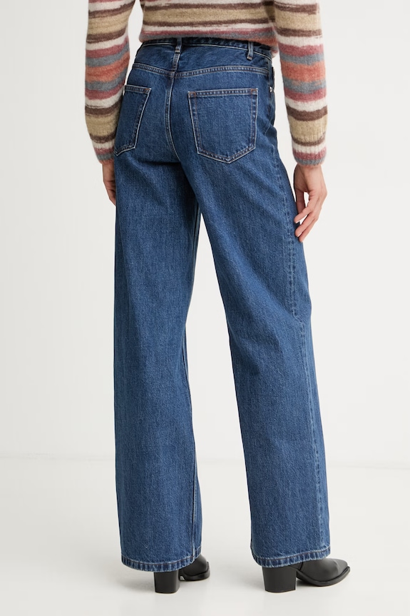 Одежда A.P.C. джинсы straight для женщин jean elisabeth COHTD.F09181 голубой