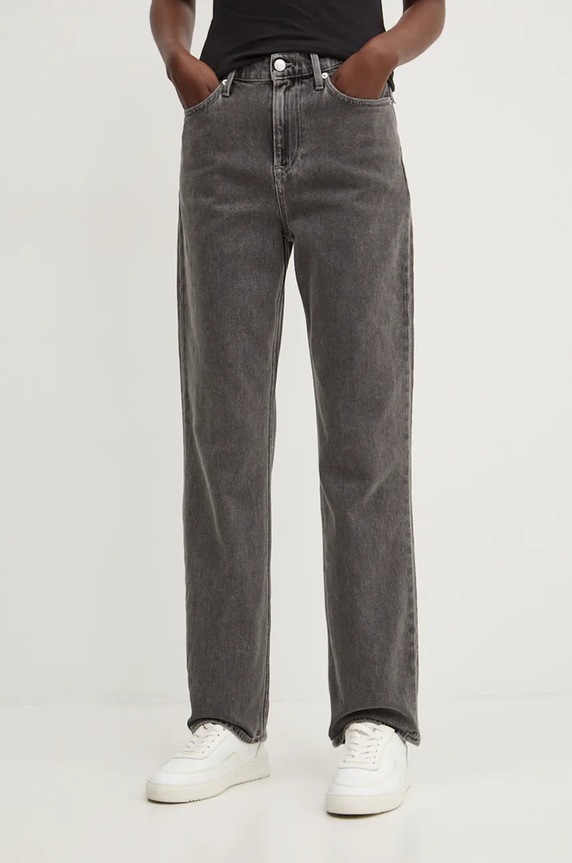 Kavbojke Tommy Jeans Prijazno od planeta siva DW0DW19593