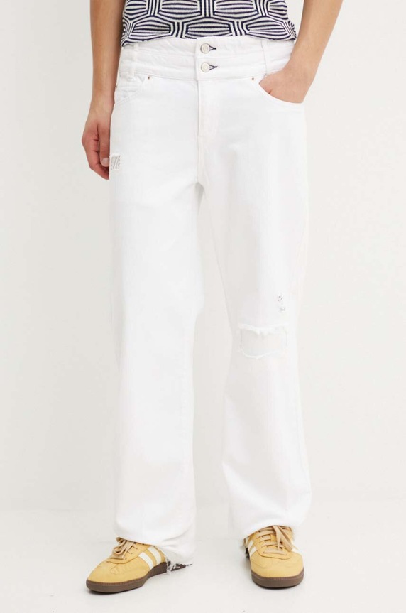 Desigual jeansy KANSAS biały 24WMDD12
