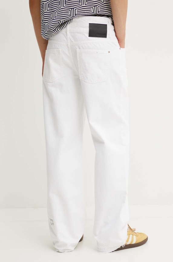 Odzież Desigual jeansy KANSAS 24WMDD12 biały