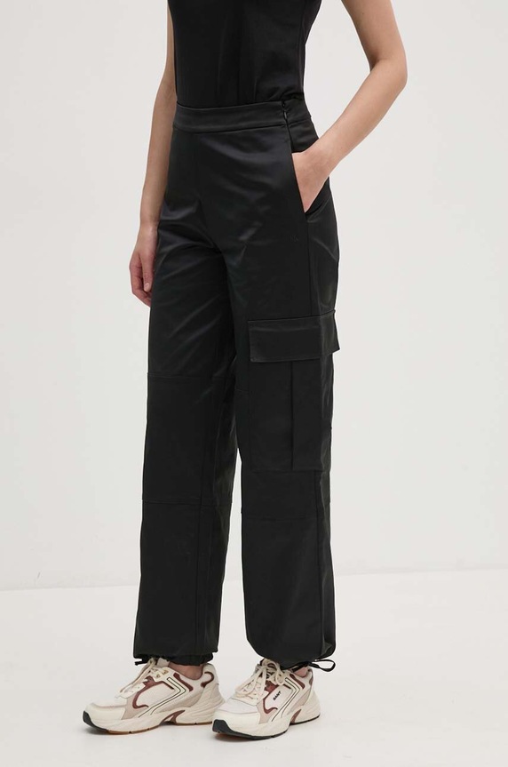 Nohavice Calvin Klein Jeans látka čierna J20J223921
