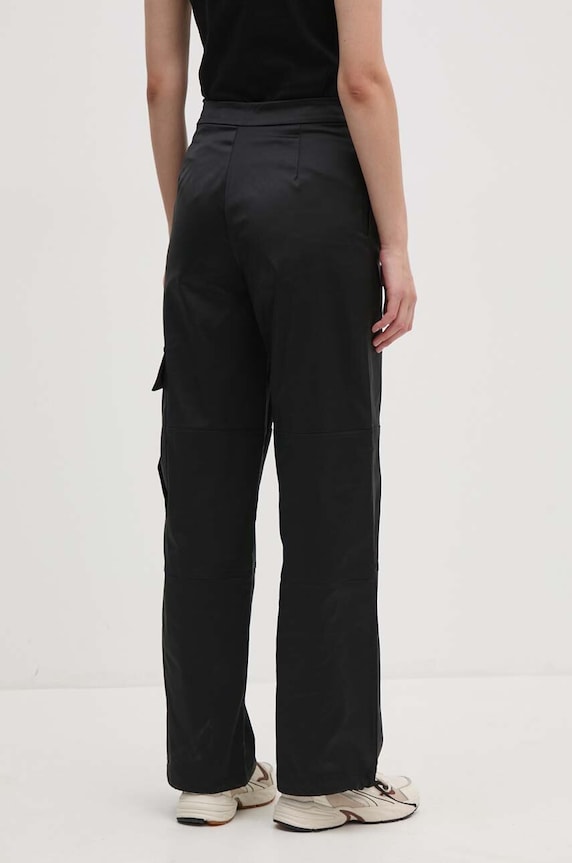 Oblečenie Nohavice Calvin Klein Jeans J20J223921 čierna