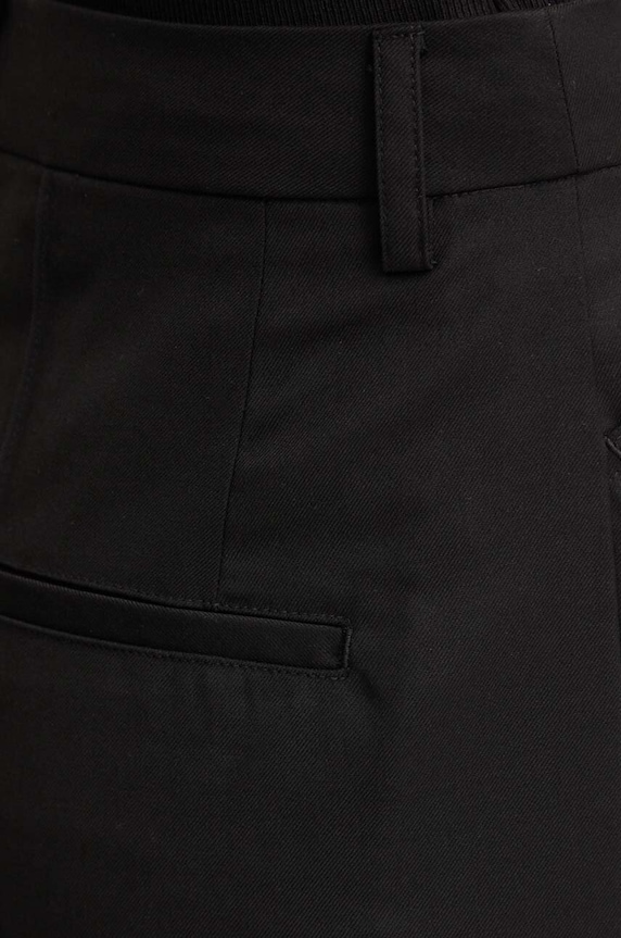 Hlače s primjesom vune Remain Slim Suiting Pants crna 501907100