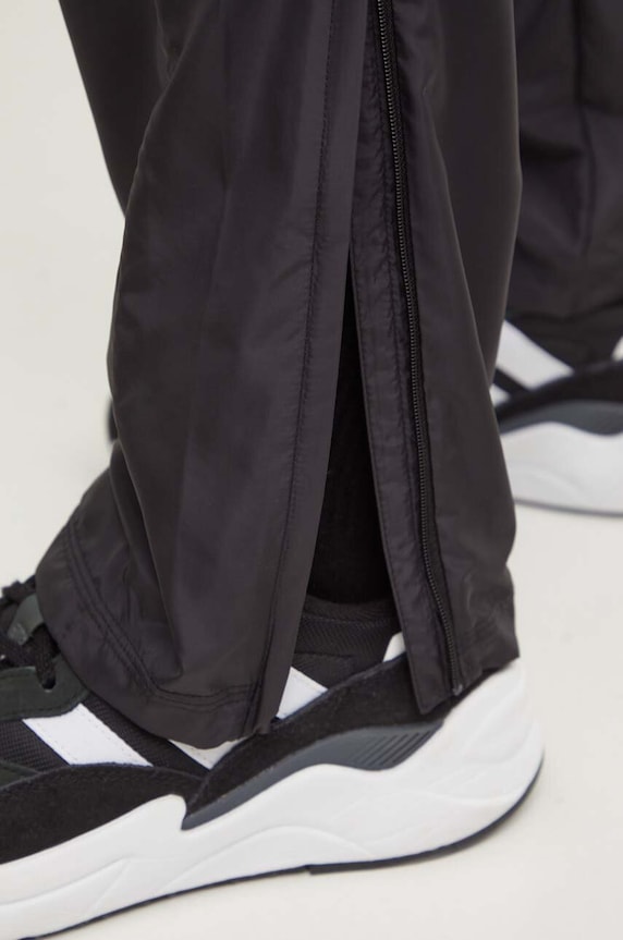 adidas spodnie dresowe Tiro IX3515 czarny