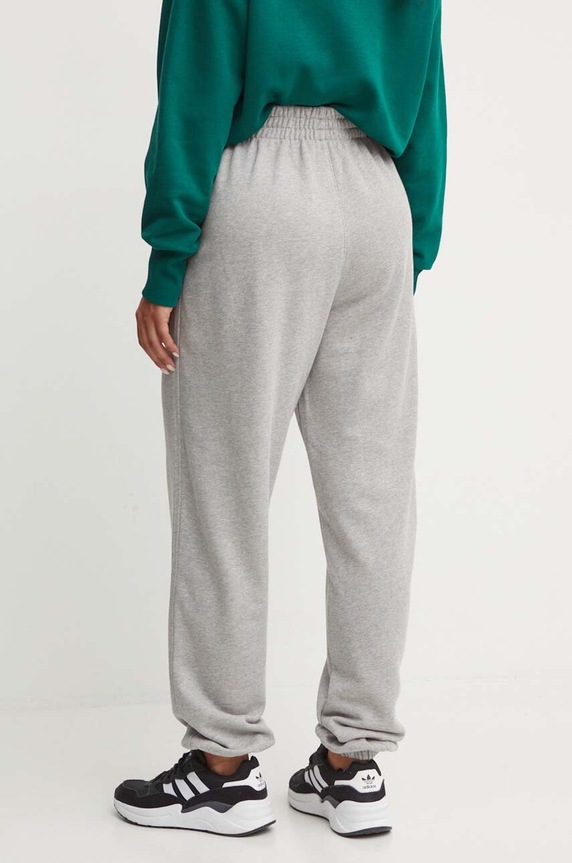 Oblečenie Bavlnené tepláky adidas Originals Essential IY4988 sivá