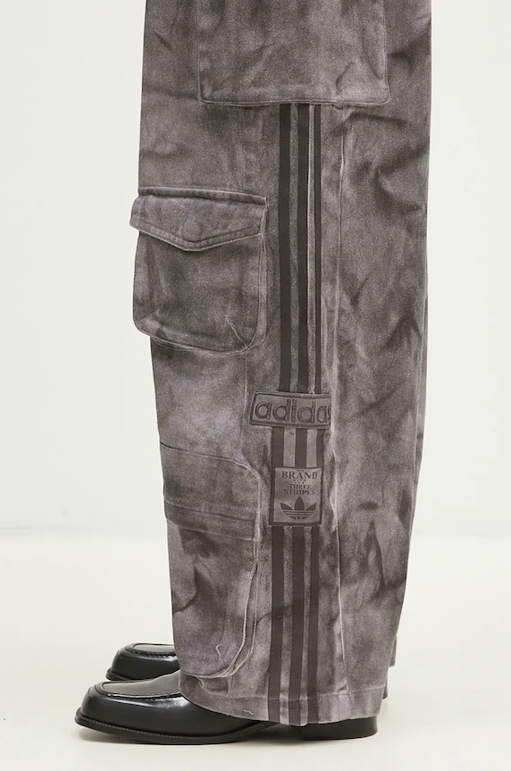 Хлопковые брюки adidas Originals Xxl Cargo Pant серый IW5532