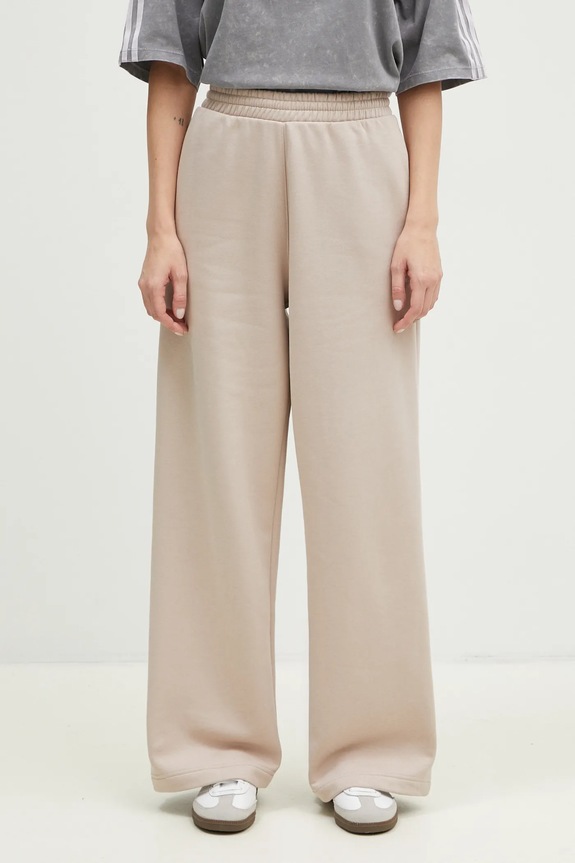 adidas Originals spodnie dresowe Femme Galore Wideleg Fleece Pants dzianina beżowy JN3029