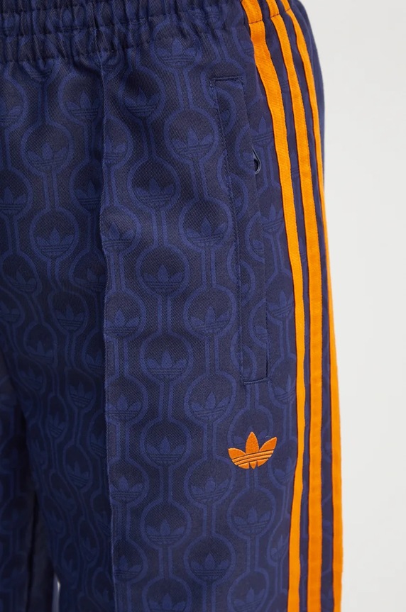 Παντελόνι adidas Originals Oversized Monogram Track Pant σκούρο μπλε JN8306