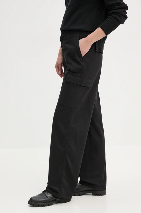 Odjeća Hlače Calvin Klein Jeans J20J224965 crna