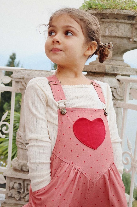 Dětské kalhoty na šle Konges Sløjd NOLA HEART OVERALLS GOTS látka růžová KS101633
