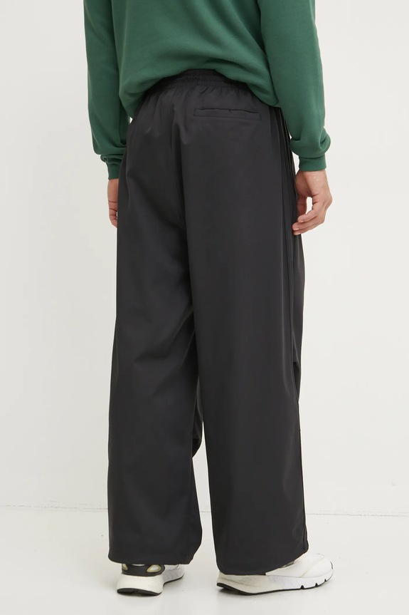 Oblečenie Nohavice adidas Originals Parachute Pant IY2075 čierna