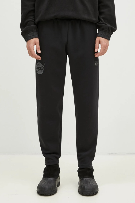 Donji dio trenirke adidas Juventus x NASA Pant print crna JE3132