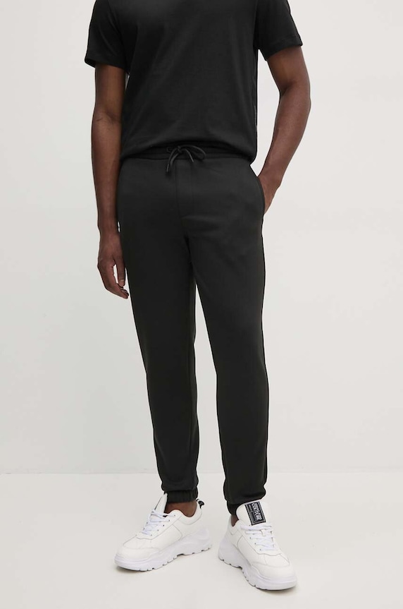 Tepláky Calvin Klein Jeans čierna J30J326175