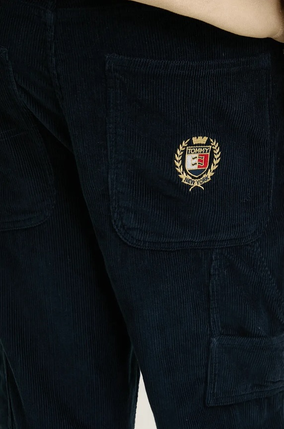 Tommy Jeans spodnie sztruksowe granatowy DM0DM20454