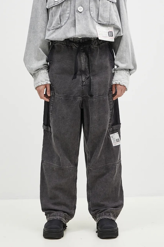 Maison MIHARA YASUHIRO pantaloni de bumbac Satin Cargo uni negru J13PT171