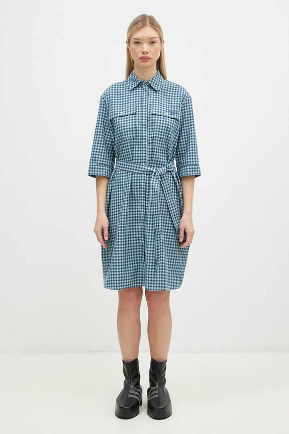 Хлопковое платье Maison Kitsuné Double Pocket узор голубой NW01620WC5015