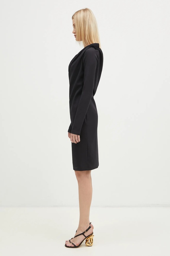 Šaty JW Anderson Shoulder Drape V-Neck Dress DR0446.PG1573.999 čierna AW24