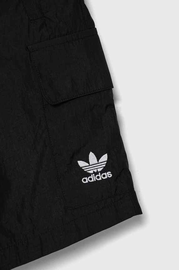 Παιδικό σορτς adidas Originals CARGO SHORTS μαύρο IW3501