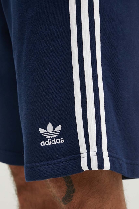 Bavlněné šortky adidas Originals Adicolor 3-Stripes IM9424 námořnická modř