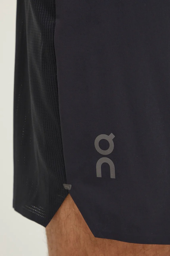 Běžecké šortky On Lightweight černá 1ME11530553