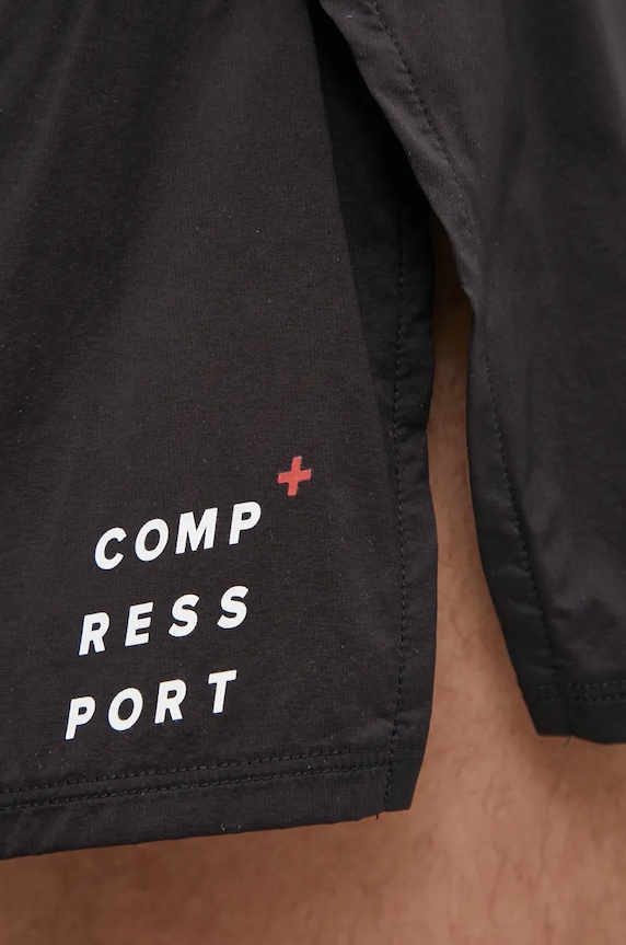 Kratke hlače za trčanje Compressport Racing Split crna ASHM375