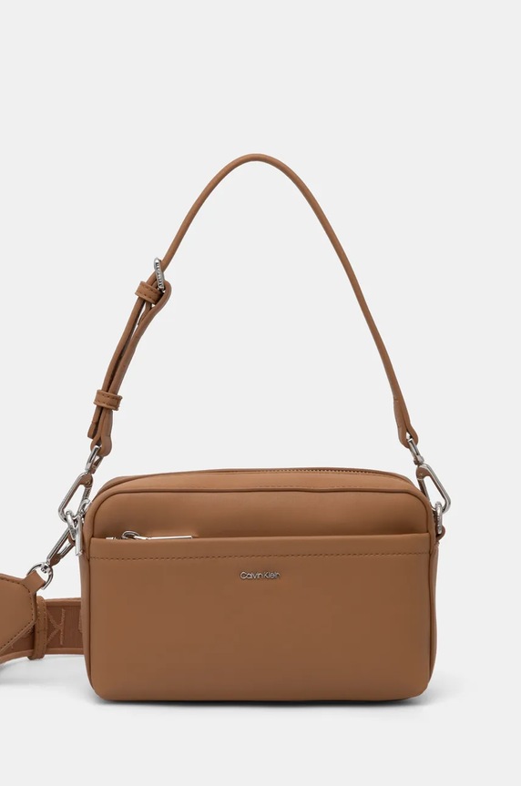 Calvin Klein torebka nie mieści A4 brązowy K60K612901