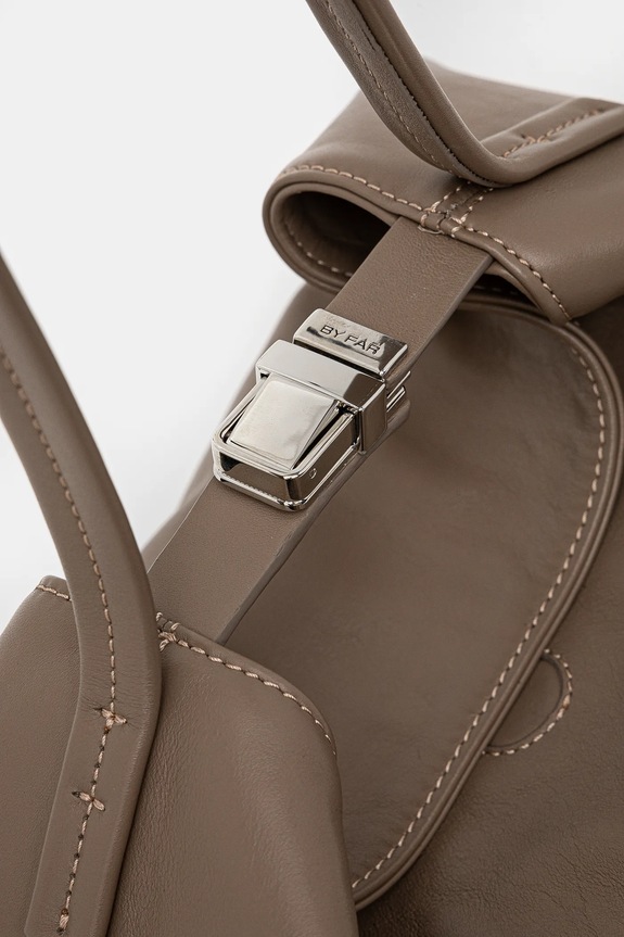 By Far torebka skórzana Bea beżowy MWBSB052LL028BG017PL