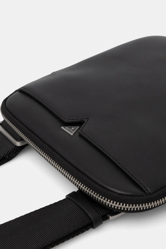 Δερμάτινο φακελάκι Guess FIRENZE μαύρο HMFISE.P4423