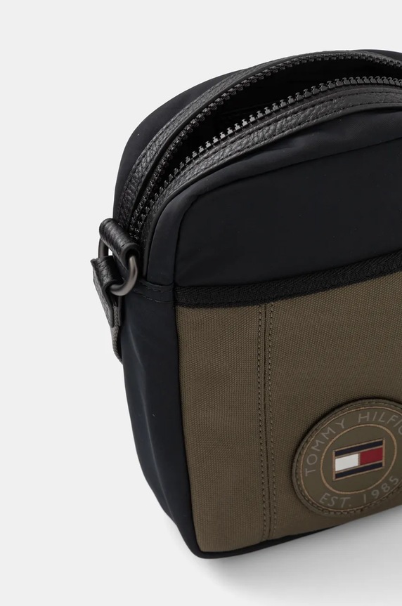 Чанта през рамо Tommy Hilfiger AM0AM12740 зелен