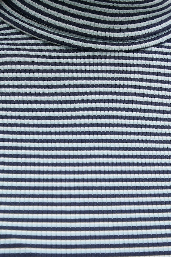 Tričko s dlhým rukávom Levi's A8769 modrá