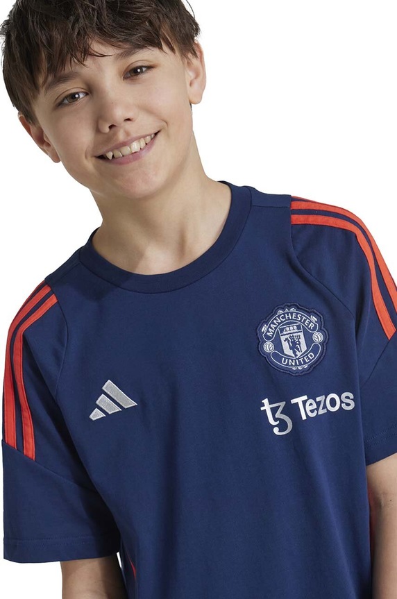 Detské bavlnené tričko adidas Performance MUFC TEEY IT2022 tmavomodrá