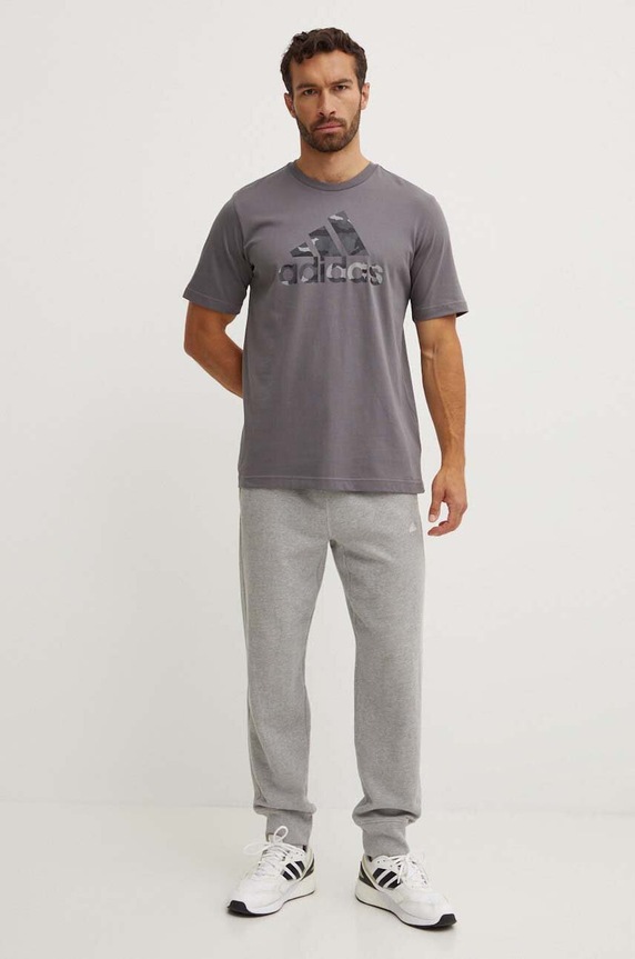 Бавовняна футболка adidas Camo IY0741 сірий AW24