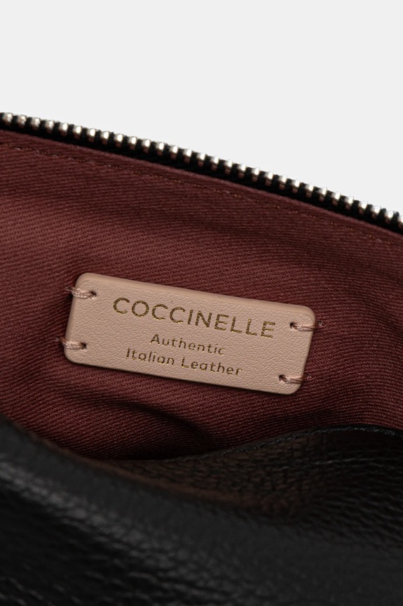 Δερμάτινη τσάντα καλλυντικών Coccinelle E5.TMF.25.01.01 μαύρο
