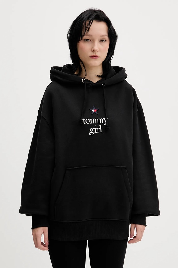 Βαμβακερή μπλούζα Tommy Jeans με κουκούλα μαύρο DN0DN00099
