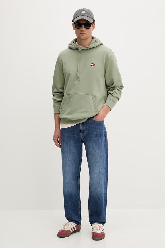 Tommy Jeans pulover s kapuco moški bombažen DM0DM21922 zelena SS26