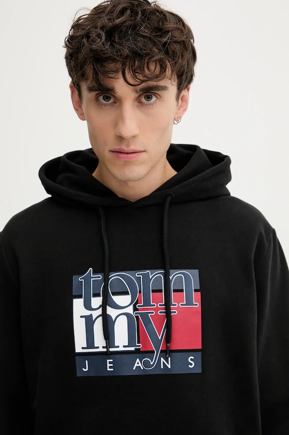 Βαμβακερή μπλούζα Tommy Jeans μαύρο DM0DM22092