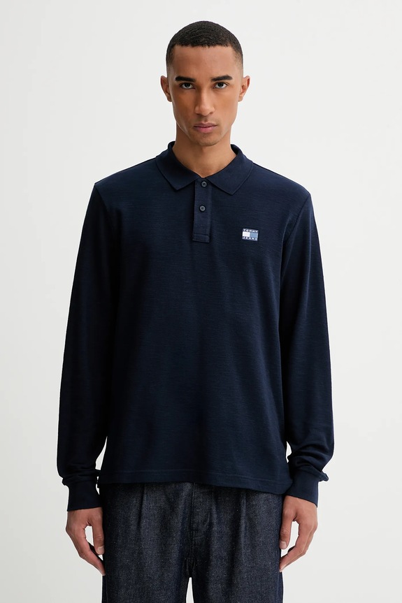 Bavlnené tričko s dlhým rukávom Tommy Jeans nášivka tmavomodrá DM0DM22125