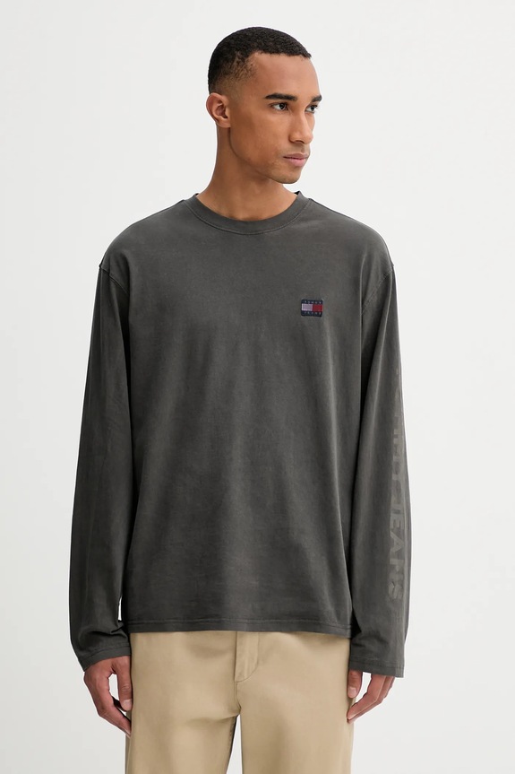 Bavlnené tričko s dlhým rukávom Tommy Jeans regular sivá DM0DM21976