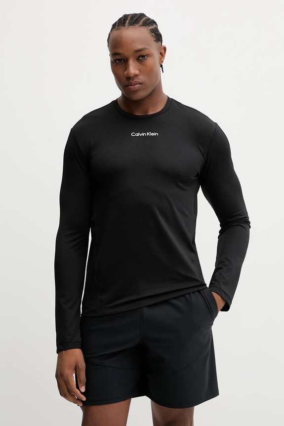 Tréningové tričko s dlhým rukávom Calvin Klein Performance nášivka čierna LVGMF5K200