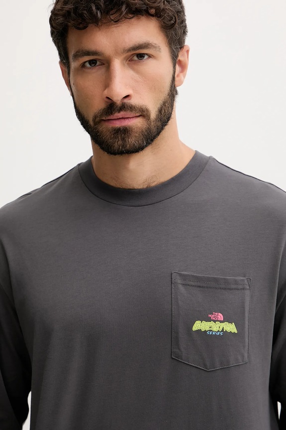 The North Face longsleeve bawełniany Expedition Celebration szary NF0A8E3DRHI1
