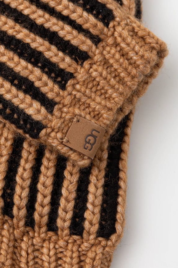 Μάλλινος σκούφος και γάντια UGG CHUNKY 103605 καφέ