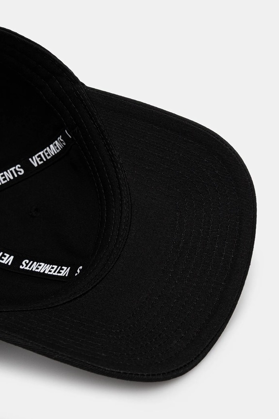 Хлопковая кепка VETEMENTS Cof чёрный UCF76CA100B