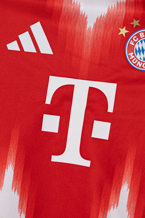 Детский комплект adidas Performance FC Bayern Munich красный JN8510