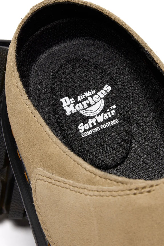 Dr. Martens klapki zamszowe ZebZag AnyWair Mule DM41730200 beżowy