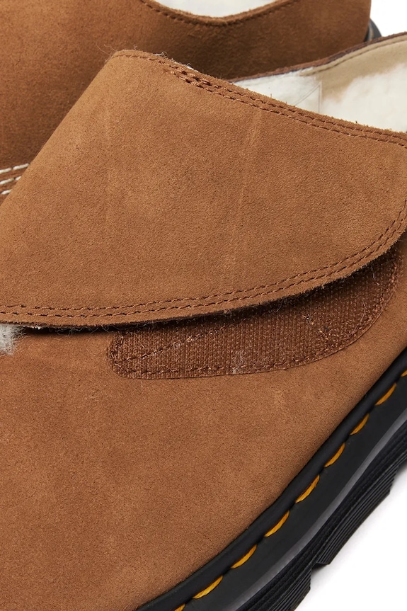 Dr. Martens klapki skórzane ZebZag AnyWair Warm Lined Mule brązowy DM41731200