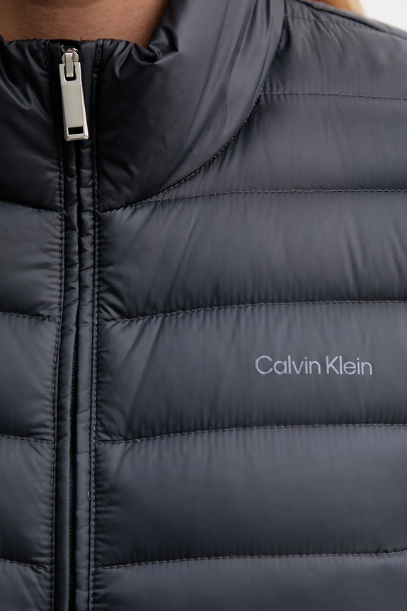 Páperová bunda Calvin Klein LV044C513G tmavomodrá